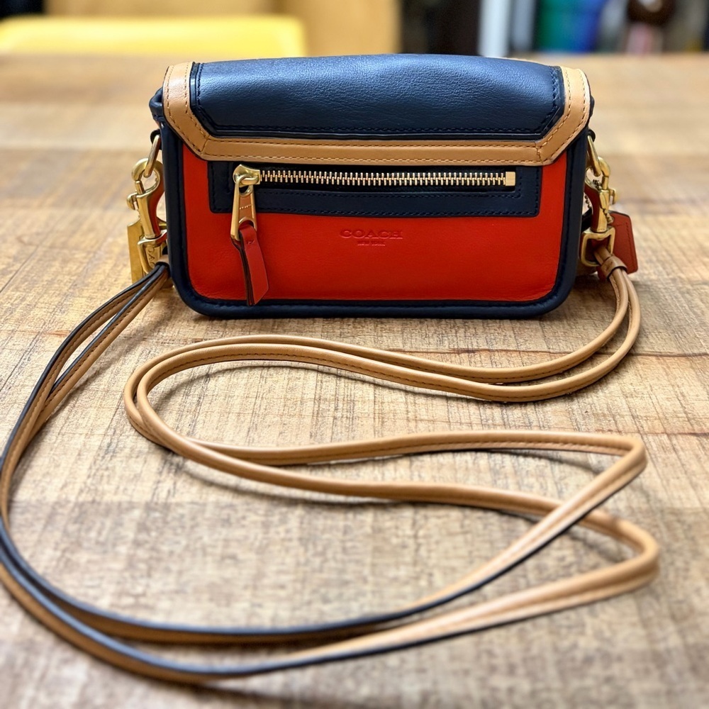 Coach Color Block Navy & Red Leather Turnlock Crossbody Style 19898 - Picture 2 of 15